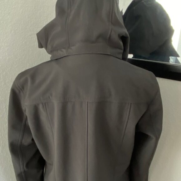 ANDREW MARC Softshell Detachable Hood Raincoat Black Small - Picture 8 of 15